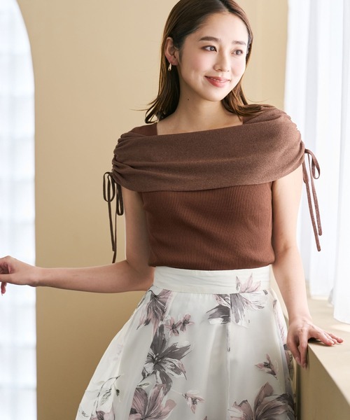 MISCH MASCH(ミッシュマッシュ)の「2026秋冬新作 サイドリボンシャーリングケープニット(ニット/セーター・レディース・イエロー/ワイン/ブラウン・フリ-)」の7枚目の写真