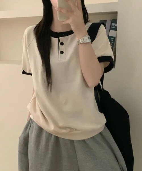 Emilie(エミリー)の「バイカラー ヘンリーネック半袖トップス(Tシャツ/カットソー・レディース・ライトブルー/クリーム/ブラック・FREE)」の10枚目の写真