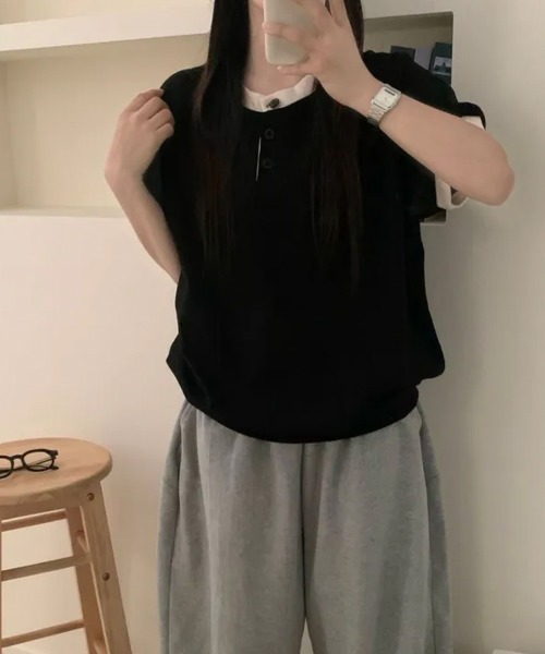 Emilie(エミリー)の「バイカラー ヘンリーネック半袖トップス(Tシャツ/カットソー・レディース・ライトブルー/クリーム/ブラック・FREE)」の16枚目の写真