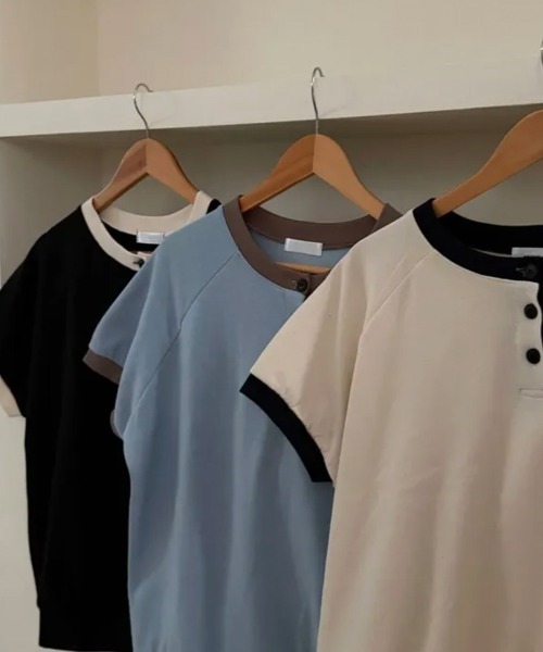 Emilie(エミリー)の「バイカラー ヘンリーネック半袖トップス(Tシャツ/カットソー・レディース・ライトブルー/クリーム/ブラック・FREE)」の22枚目の写真