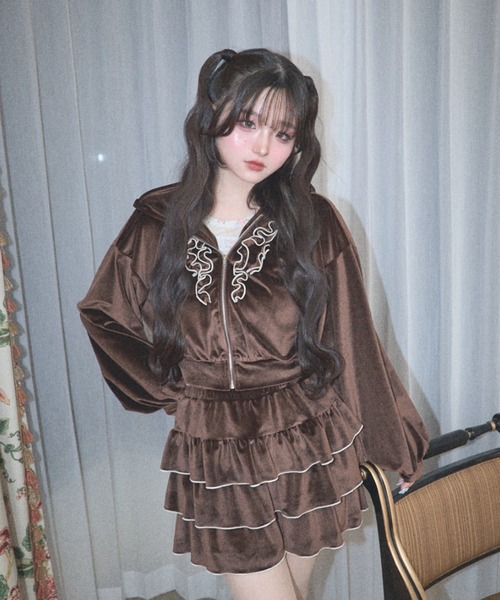Lovilyn(ラヴィリン)の「フリルベロアジャージパーカー(パーカー・レディース・ブラウン/サックスブルー/ピンク・FREE)」の1枚目の写真