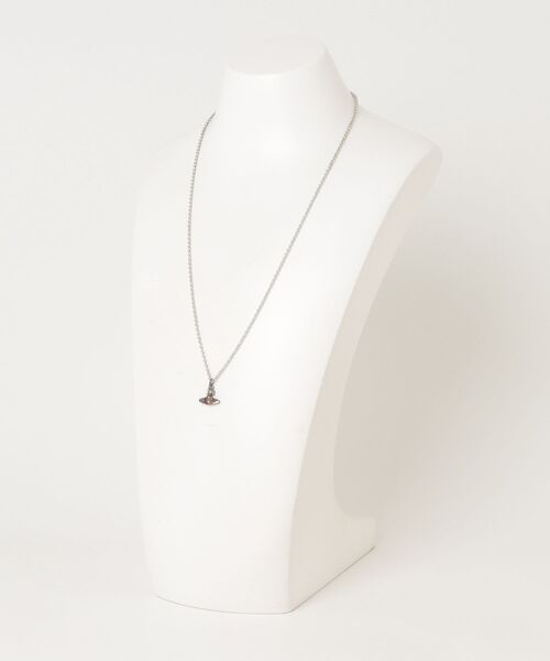 Vivienne Westwood MAN(ヴィヴィアンウエストウッドマン)の「MAN ALLIE PENDANT(ネックレス・メンズ・チャコールグレー・FREE)」の3枚目の写真
