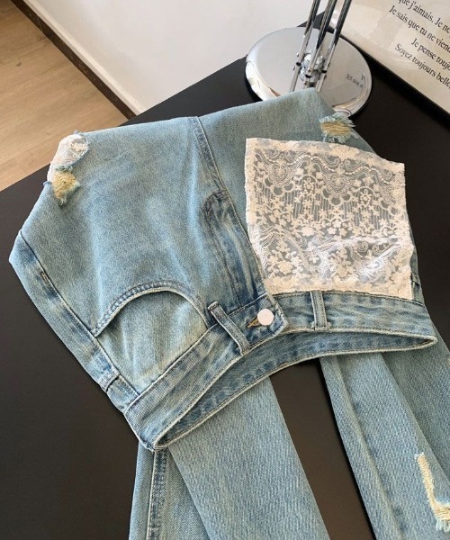 DIAVEL（ディアベル）の「【春夏新作】レース切替フラワー刺繍ダメージワイドデニムパンツ（デニムパンツ・レディース・サックスブルー・S/M/L）」の5枚目の写真