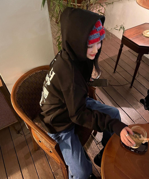 Cavish(カビシ)の「PLUR LOGO HOODIE BLACK(CV2BFUM402A)(パーカー・レディース・ブラック・SMALL/MEDIUM/LARGE)」の7枚目の写真