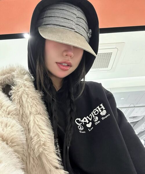 Cavish(カビシ)の「PLUR LOGO HOODIE BLACK(CV2BFUM402A)(パーカー・レディース・ブラック・SMALL/MEDIUM/LARGE)」の15枚目の写真