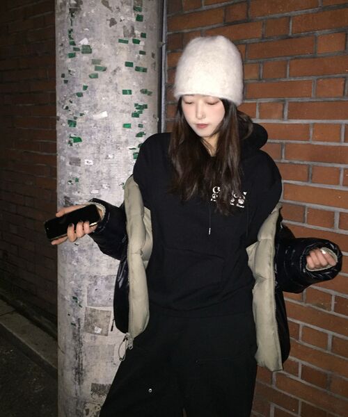 Cavish(カビシ)の「PLUR LOGO HOODIE BLACK(CV2BFUM402A)(パーカー・レディース・ブラック・SMALL/MEDIUM/LARGE)」の20枚目の写真