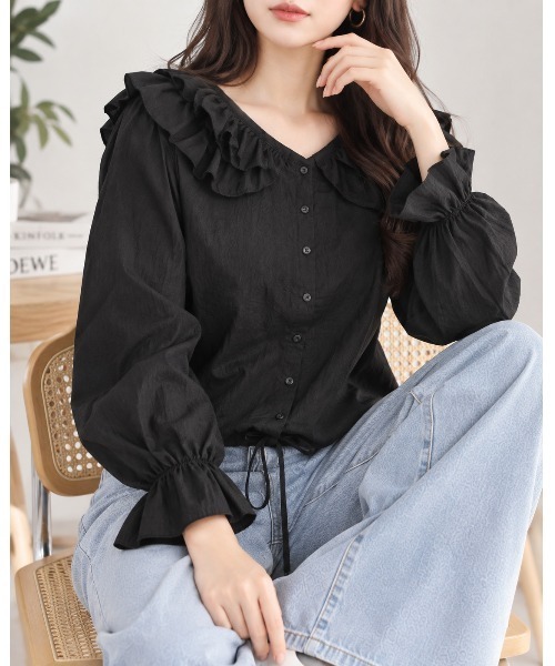 FAZVY(ファズビー)の「甘さを品よく纏う ラッフルカラーブラウス(シャツ/ブラウス・レディース・レッド/ベージュ/ブラック・S/L/M)」の10枚目の写真