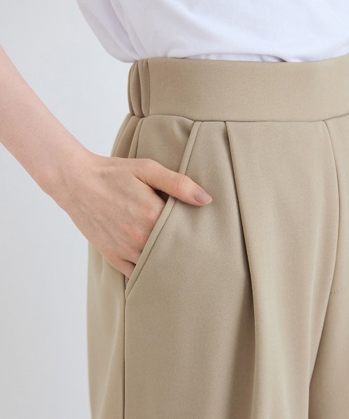 Viola e Viola(ヴィオラエヴィオラ)の「あったか裏起毛 きちんと見えコクーンパンツ(その他パンツ・レディース・ブラック/グレイッシュベージュ/チャコール・XL-Short/L-Short/M-Short/XL-Regular/L-Regular/M-Regular)」の18枚目の写真