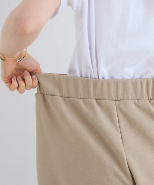 Viola e Viola(ヴィオラエヴィオラ)の「あったか裏起毛 きちんと見えコクーンパンツ(その他パンツ・レディース・ブラック/グレイッシュベージュ/チャコール・XL-Short/L-Short/M-Short/XL-Regular/L-Regular/M-Regular)」の19枚目の写真