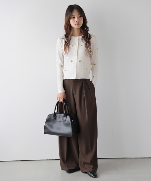AMELY(エミリー)の「小花柄 刺繍 ニットカーディガン/羽織り/ベーシック(カーディガン/ボレロ・レディース・グレー/ブラック/アイボリー・フリー)」の7枚目の写真