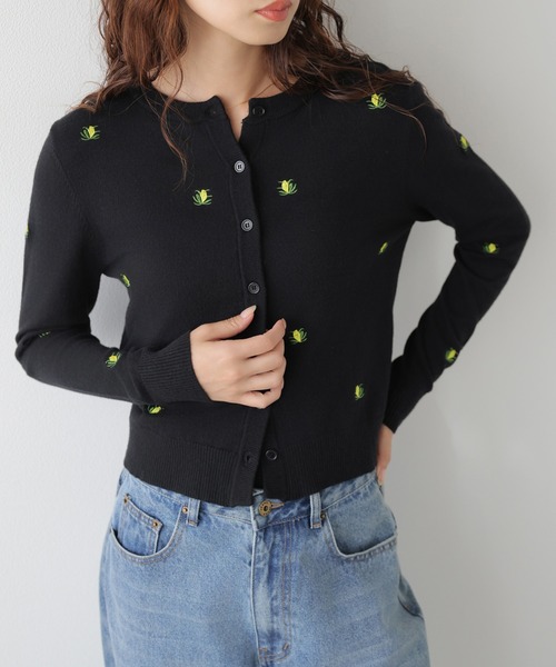 AMELY(エミリー)の「小花柄 刺繍 ニットカーディガン/羽織り/ベーシック(カーディガン/ボレロ・レディース・グレー/ブラック/アイボリー・フリー)」の9枚目の写真