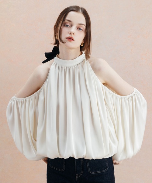 EIMY ISTOIRE(エイミーイストワール)の「DRAPE SATIN BLOUSE(シャツ/ブラウス・レディース・オフホワイト/ブラウン/ブラック・FREE)」の3枚目の写真