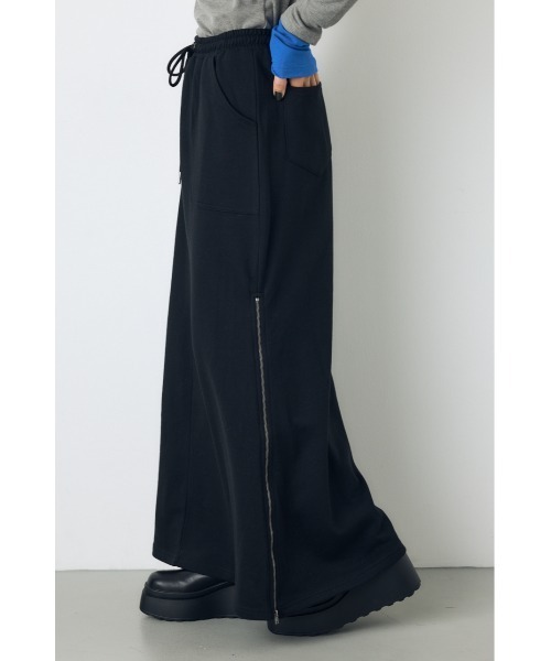 AZUL by moussy(アズールバイマウジー)の「ジップデザイン裏毛ロングスカート 秋服 冬服 春服 スウェットスカート 無地 フレアスカート ウエストゴム(スカート・レディース・ブラック/杢グレー・FREE)」の5枚目の写真