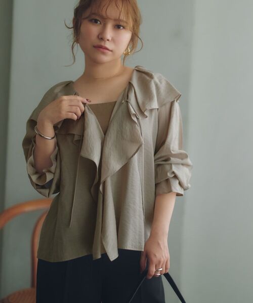 COHINA(コヒナ)の「フロントラッフルブラウス 【低身長・小柄女性】(Tシャツ/カットソー・レディース・ライトベージュ/ベージュ/ブラック・ONE SIZE)」の1枚目の写真