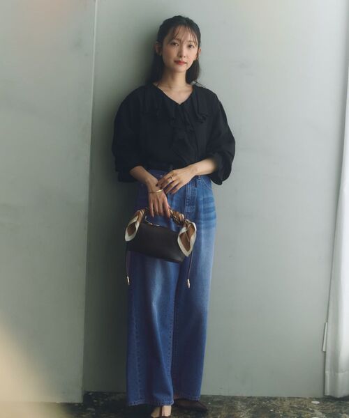 COHINA(コヒナ)の「フロントラッフルブラウス 【低身長・小柄女性】(Tシャツ/カットソー・レディース・ライトベージュ/ベージュ/ブラック・ONE SIZE)」の10枚目の写真