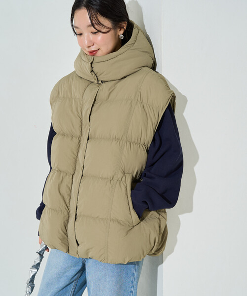 FREAK'S STORE（フリークスストア）の「限定展開　中綿 ボリューム フーディー ベスト（ダウンベスト・レディース・ベージュ/グレー/ブラウン/ブラック・ﾌﾘ-）」の4枚目の写真