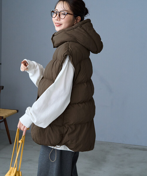 FREAK'S STORE（フリークスストア）の「限定展開　中綿 ボリューム フーディー ベスト（ダウンベスト・レディース・ベージュ/グレー/ブラウン/ブラック・ﾌﾘ-）」の7枚目の写真