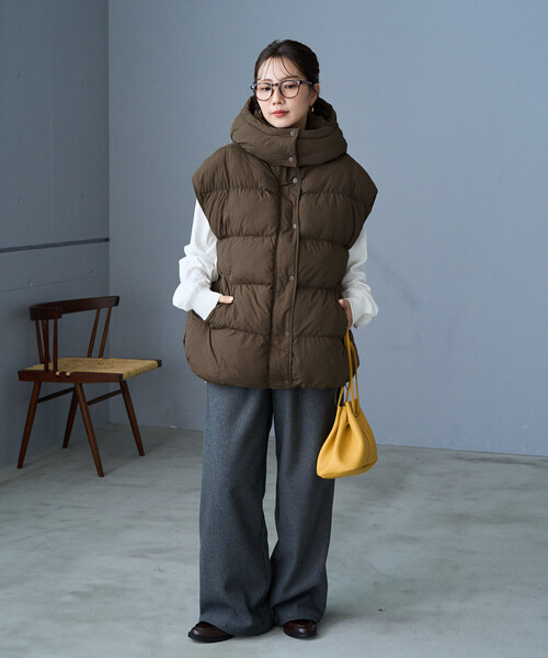FREAK'S STORE（フリークスストア）の「限定展開　中綿 ボリューム フーディー ベスト（ダウンベスト・レディース・ベージュ/グレー/ブラウン/ブラック・ﾌﾘ-）」の11枚目の写真