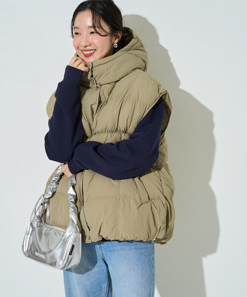 FREAK'S STORE（フリークスストア）の「限定展開　中綿 ボリューム フーディー ベスト（ダウンベスト・レディース・ベージュ/グレー/ブラウン/ブラック・ﾌﾘ-）」の14枚目の写真