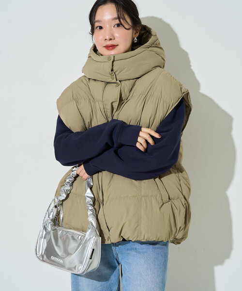 FREAK'S STORE（フリークスストア）の「限定展開　中綿 ボリューム フーディー ベスト（ダウンベスト・レディース・ベージュ/グレー/ブラウン/ブラック・ﾌﾘ-）」の15枚目の写真