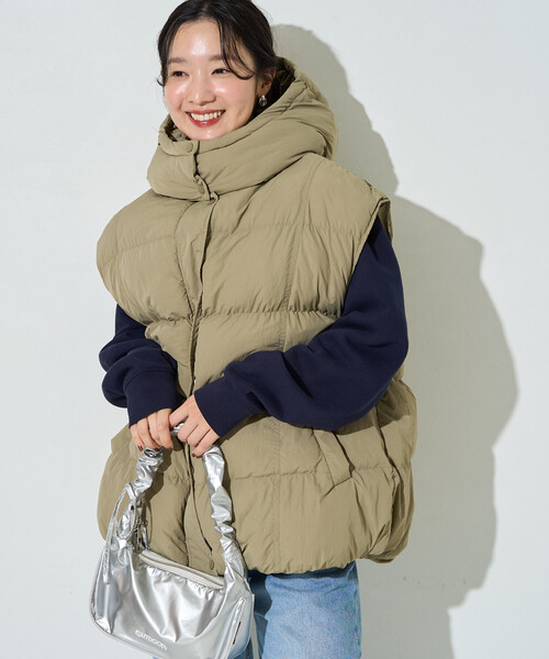 FREAK'S STORE（フリークスストア）の「限定展開　中綿 ボリューム フーディー ベスト（ダウンベスト・レディース・ベージュ/グレー/ブラウン/ブラック・ﾌﾘ-）」の16枚目の写真