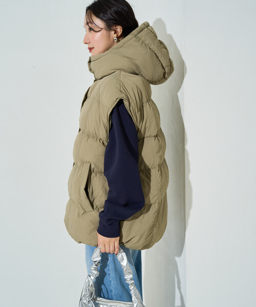 FREAK'S STORE（フリークスストア）の「限定展開　中綿 ボリューム フーディー ベスト（ダウンベスト・レディース・ベージュ/グレー/ブラウン/ブラック・ﾌﾘ-）」の21枚目の写真