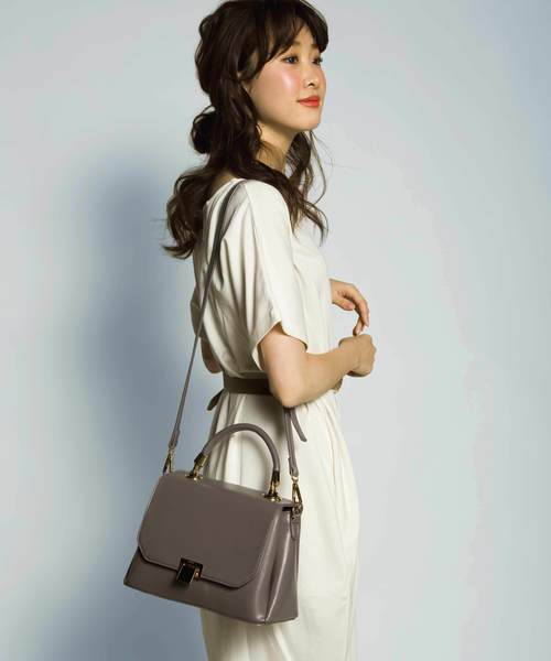 PLAIN CLOTHING（プレーンクロージング）の「ワンハンドルフラップハンドバッグ【PLAIN CLOTHING】（ショルダーバッグ・レディース・ブラック/ベージュ系その他/グレー・FREE）」の16枚目の写真