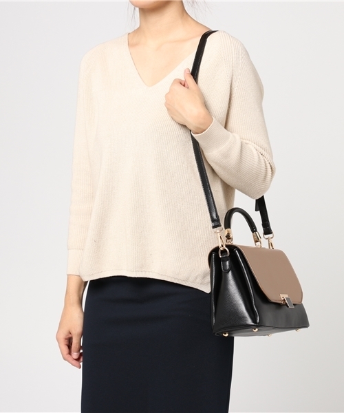 PLAIN CLOTHING（プレーンクロージング）の「ワンハンドルフラップハンドバッグ【PLAIN CLOTHING】（ショルダーバッグ・レディース・ブラック/ベージュ系その他/グレー・FREE）」の4枚目の写真