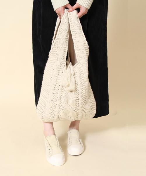 coen(コーエン)の「【Market】ニットマルシェトートバッグ(トートバッグ・レディース・オフホワイト/ネイビー・FREE)」の2枚目の写真