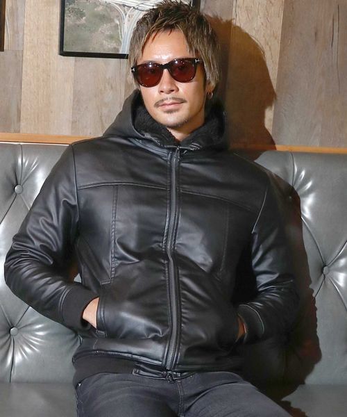 A.S.M(エーエスエム)の「フェイクレザー裏ボアフーデッドブルゾン(ブルゾン・メンズ・ブラック・52/48/50)」の1枚目の写真