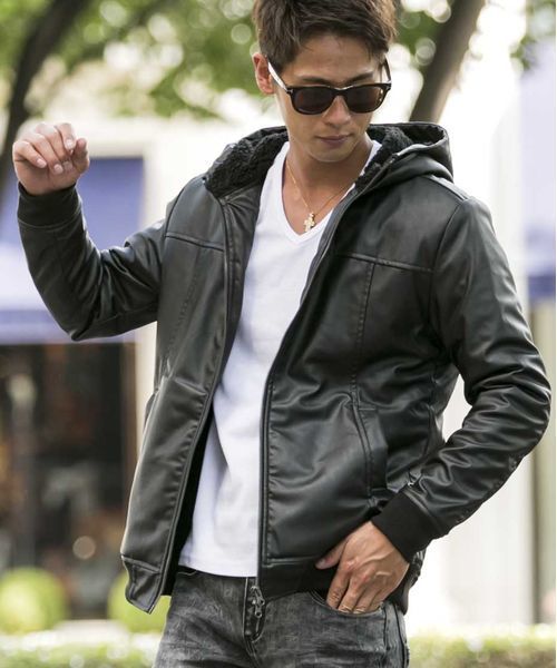 A.S.M(エーエスエム)の「フェイクレザー裏ボアフーデッドブルゾン(ブルゾン・メンズ・ブラック・52/48/50)」の2枚目の写真