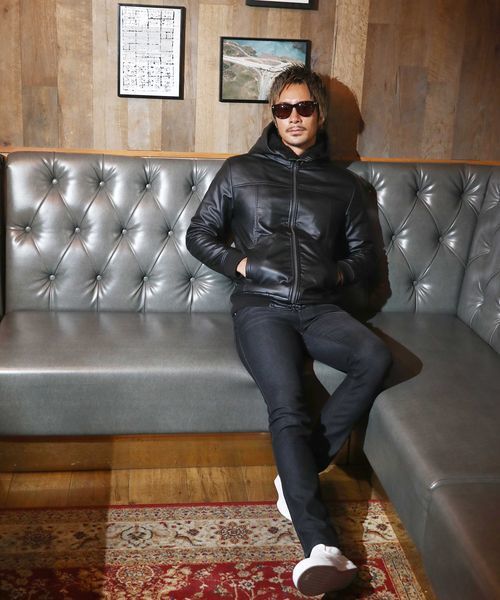 A.S.M(エーエスエム)の「フェイクレザー裏ボアフーデッドブルゾン(ブルゾン・メンズ・ブラック・52/48/50)」の4枚目の写真