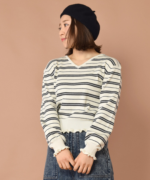 w closet（ダブルクローゼット）の「ワイドリブVネックプルオーバー（ニット/セーター・レディース・ピンク/ホワイト×ブラック/ブラック/ブルー系その他/キナリ・FREE）」の2枚目の写真