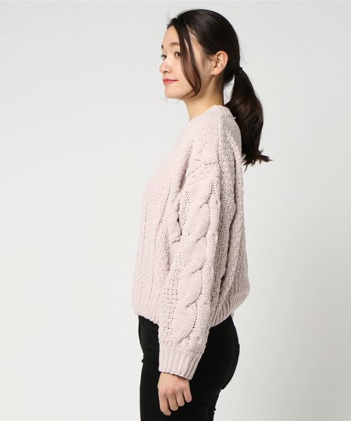 KOBE LETTUCE(コウベレタス)の「モールヤーンケーブル編みニットトップス(ニット/セーター・レディース・オフホワイト/ピンク/ブルー/イエロー・FREE)」の5枚目の写真