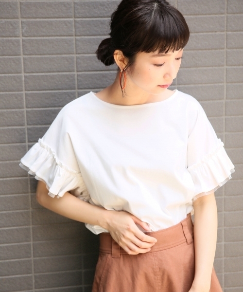 LOWRYS FARM（ローリーズファーム）の「ソデフリルユルＴ　793666（Tシャツ/カットソー・レディース・オフホワイト/ブラック/ブラウン/パープル・MEDIUM/LARGE）」の2枚目の写真