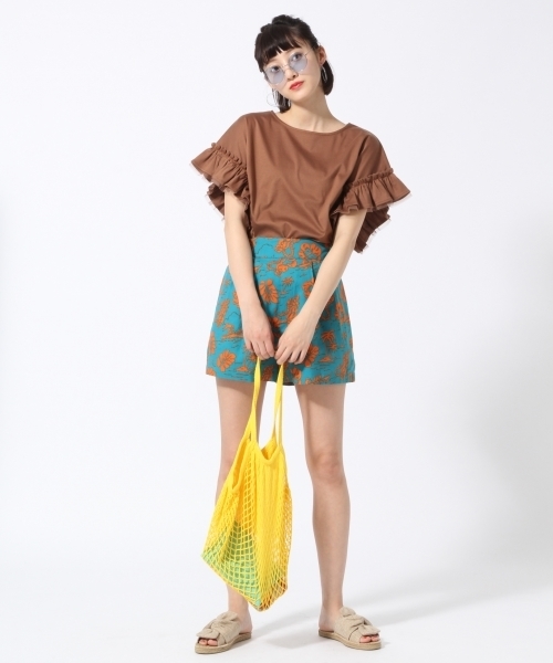 LOWRYS FARM（ローリーズファーム）の「ソデフリルユルＴ　793666（Tシャツ/カットソー・レディース・オフホワイト/ブラック/ブラウン/パープル・MEDIUM/LARGE）」の6枚目の写真