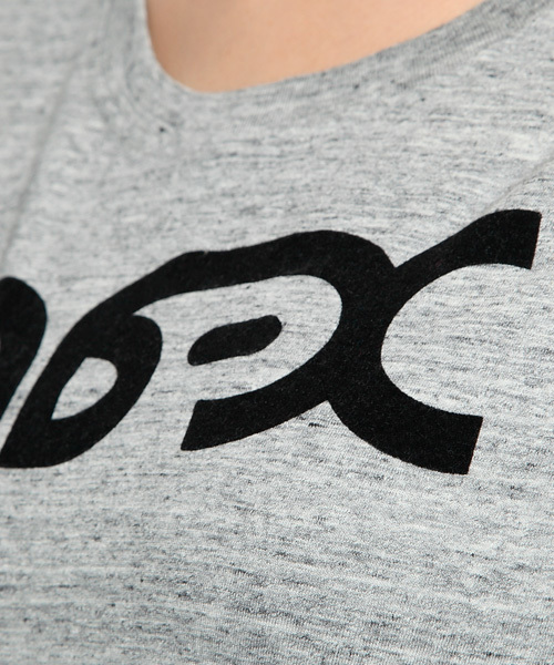 X-girl(エックスガール)の「SANDY SLIM TOP(Tシャツ/カットソー・レディース・アッシュグレー/ピンク/ブルー・1/2)」の6枚目の写真