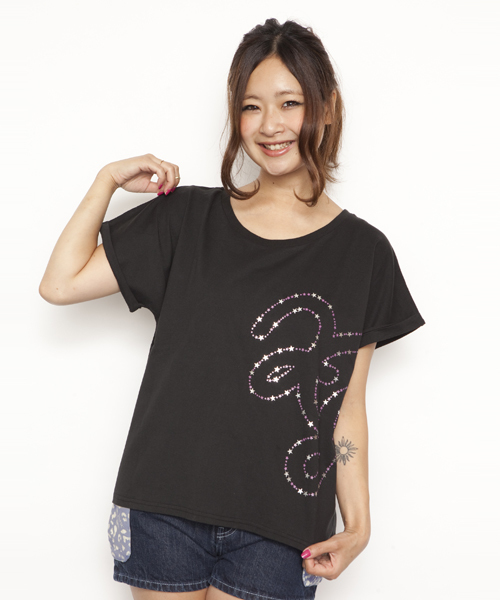 X-girl（エックスガール）の「SIDE LOGO S/S TOP（Tシャツ/カットソー・レディース・ホワイト/ブラック/ピンク/ネイビー・1/2）」の3枚目の写真