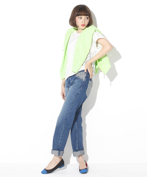 X-girl（エックスガール）の「SIDE LOGO S/S TOP（Tシャツ/カットソー・レディース・ホワイト/ブラック/ピンク/ネイビー・1/2）」の9枚目の写真