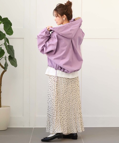 one after another NICE CLAUP（ワンアフターアナザーナイスクラップ）の「ボリューム袖マウンテンパーカー（マウンテンパーカー・レディース・ブラック/ベージュ/パープル/アイボリー・FREE）」の14枚目の写真