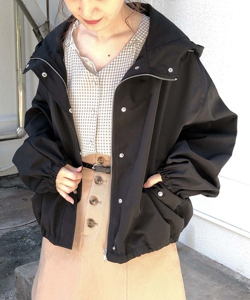 one after another NICE CLAUP（ワンアフターアナザーナイスクラップ）の「ボリューム袖マウンテンパーカー（マウンテンパーカー・レディース・ブラック/ベージュ/パープル/アイボリー・FREE）」の12枚目の写真