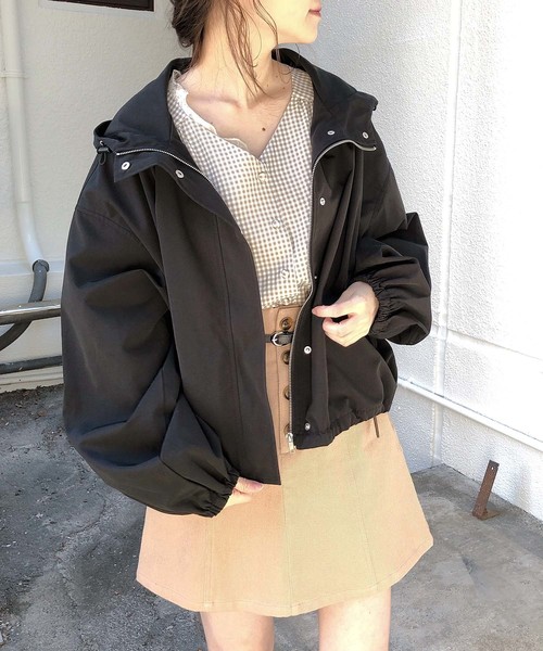 one after another NICE CLAUP（ワンアフターアナザーナイスクラップ）の「ボリューム袖マウンテンパーカー（マウンテンパーカー・レディース・ブラック/ベージュ/パープル/アイボリー・FREE）」の11枚目の写真