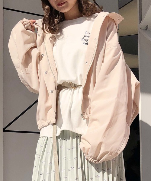 one after another NICE CLAUP（ワンアフターアナザーナイスクラップ）の「ボリューム袖マウンテンパーカー（マウンテンパーカー・レディース・ブラック/ベージュ/パープル/アイボリー・FREE）」の10枚目の写真