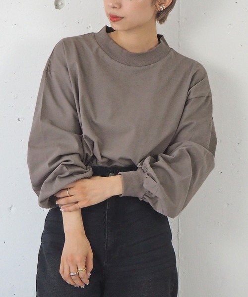 tiptop(ティップトップ)の「モックネックボリューム袖ロンT(Tシャツ/カットソー)」|ブラウン