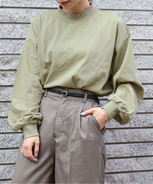 tiptop（ティップトップ）の「【ZOZO限定アイテム】モックネックボリューム袖ロンT（Tシャツ/カットソー・レディース・オフホワイト/ブラック/ベージュ/グレイッシュベージュ/カーキ/A/ブラウン/ダークグレー/アイボリー/スミクロ/グリーン/ダークブルー/ピンク/B/C/キナリ・FREE/SHORT）」の10枚目の写真