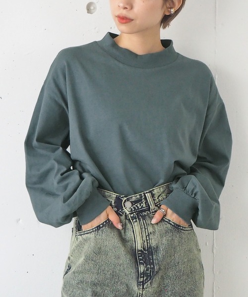 tiptop（ティップトップ）の「【ZOZO限定アイテム】モックネックボリューム袖ロンT（Tシャツ/カットソー・レディース・オフホワイト/ブラック/ベージュ/グレイッシュベージュ/カーキ/A/ブラウン/ダークグレー/アイボリー/スミクロ/グリーン/ダークブルー/ピンク/B/C/キナリ・FREE/SHORT）」の11枚目の写真