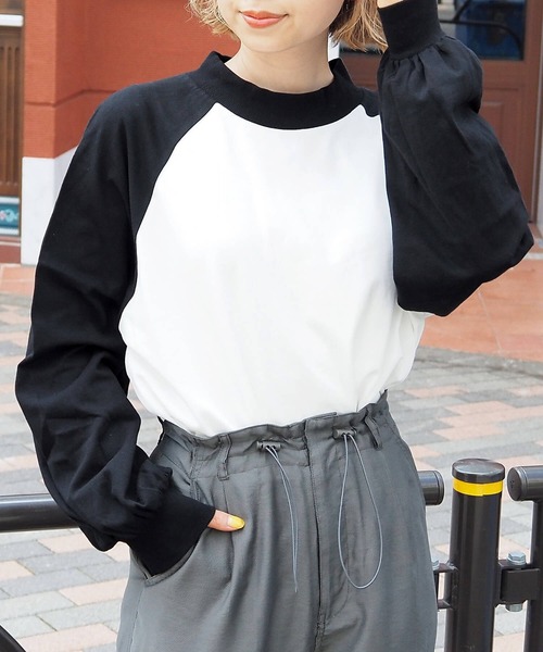 tiptop（ティップトップ）の「【ZOZO限定アイテム】モックネックボリューム袖ロンT（Tシャツ/カットソー・レディース・オフホワイト/ブラック/ベージュ/グレイッシュベージュ/カーキ/A/ブラウン/ダークグレー/アイボリー/スミクロ/グリーン/ダークブルー/ピンク/B/C/キナリ・FREE/SHORT）」の3枚目の写真