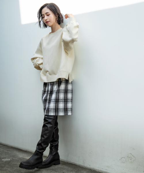 LOWRYS FARM（ローリーズファーム）の「キモウストレッチウラケプルオーバー　858657（スウェット・レディース・ブラック/パープル/アイボリー/ブラウン・FREE）」の9枚目の写真