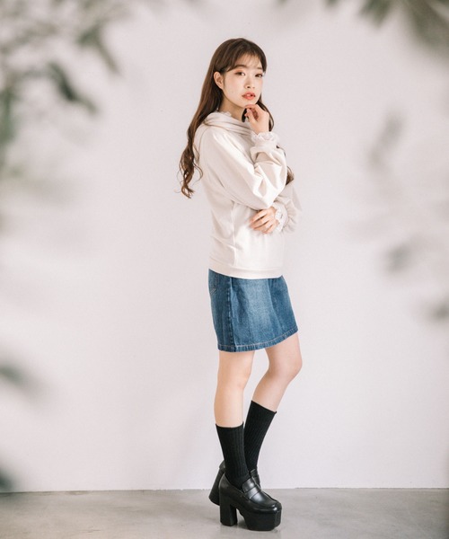 Mysa&Liina(ミーサリーナ)の「ミニ裏毛取外レース付きパーカー(パーカー・レディース・キナリ/ブラック/オフホワイト/ラベンダー/杢グレー・M)」の11枚目の写真