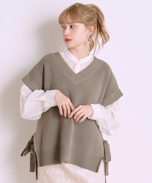 one after another NICE CLAUP（ワンアフターアナザーナイスクラップ）の「サイドリボンニットベスト（ニット/セーター・レディース・アイボリー/ベージュ/グレイッシュベージュ・FREE）」の3枚目の写真
